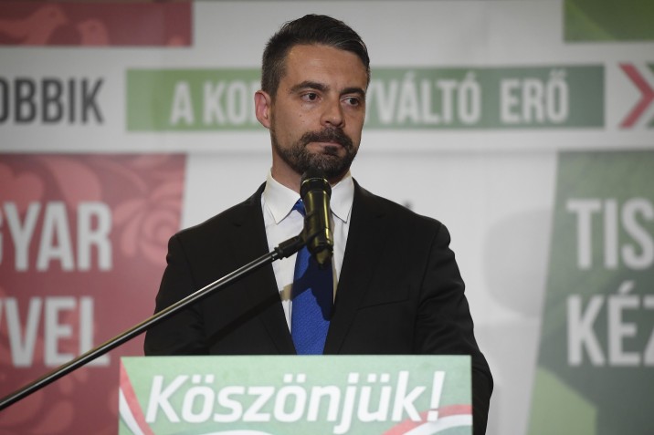 Vona Gábor, a Jobbik elnöke sajtótájékoztatót tart a párt választási eredményváró rendezvényén a budapesti Aquincum Hotelben 2018. április 8-án. Vona Gábor lemond elnöki tisztségéről. MTI Fotó: Kovács Tamás